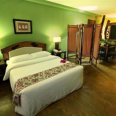 Nature'S Village Resort Bacolod Exterior photo