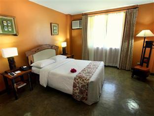 Nature'S Village Resort Bacolod Exterior photo